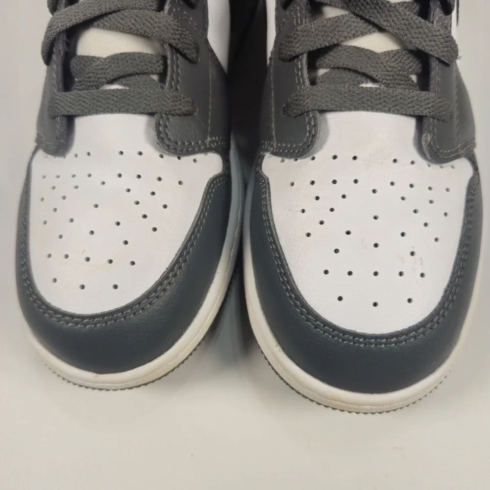 Nike Air Jordan 1 Low GS 7Y Men's 7 Women's 8.5 White Grey Black 553560-152